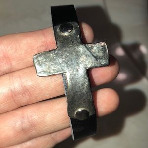 Cross tie bracelet